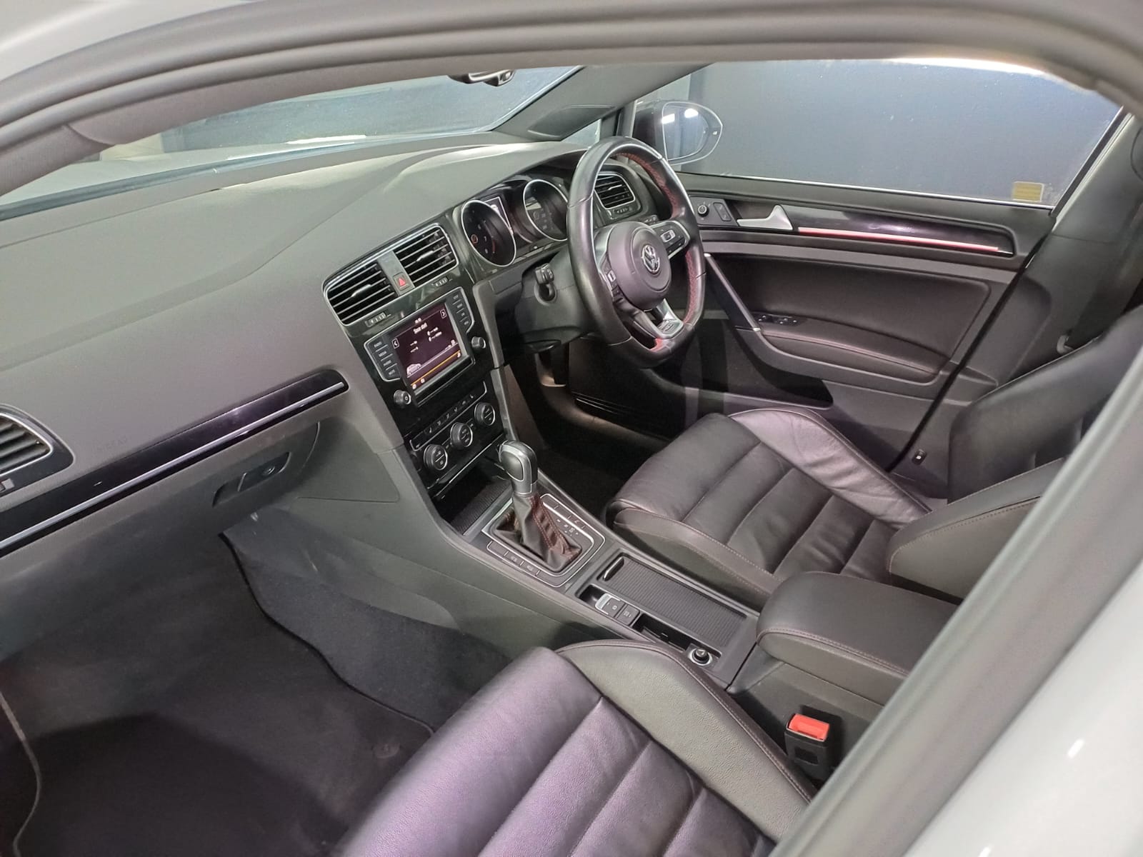 2016 Volkswagen Golf GTi Auto