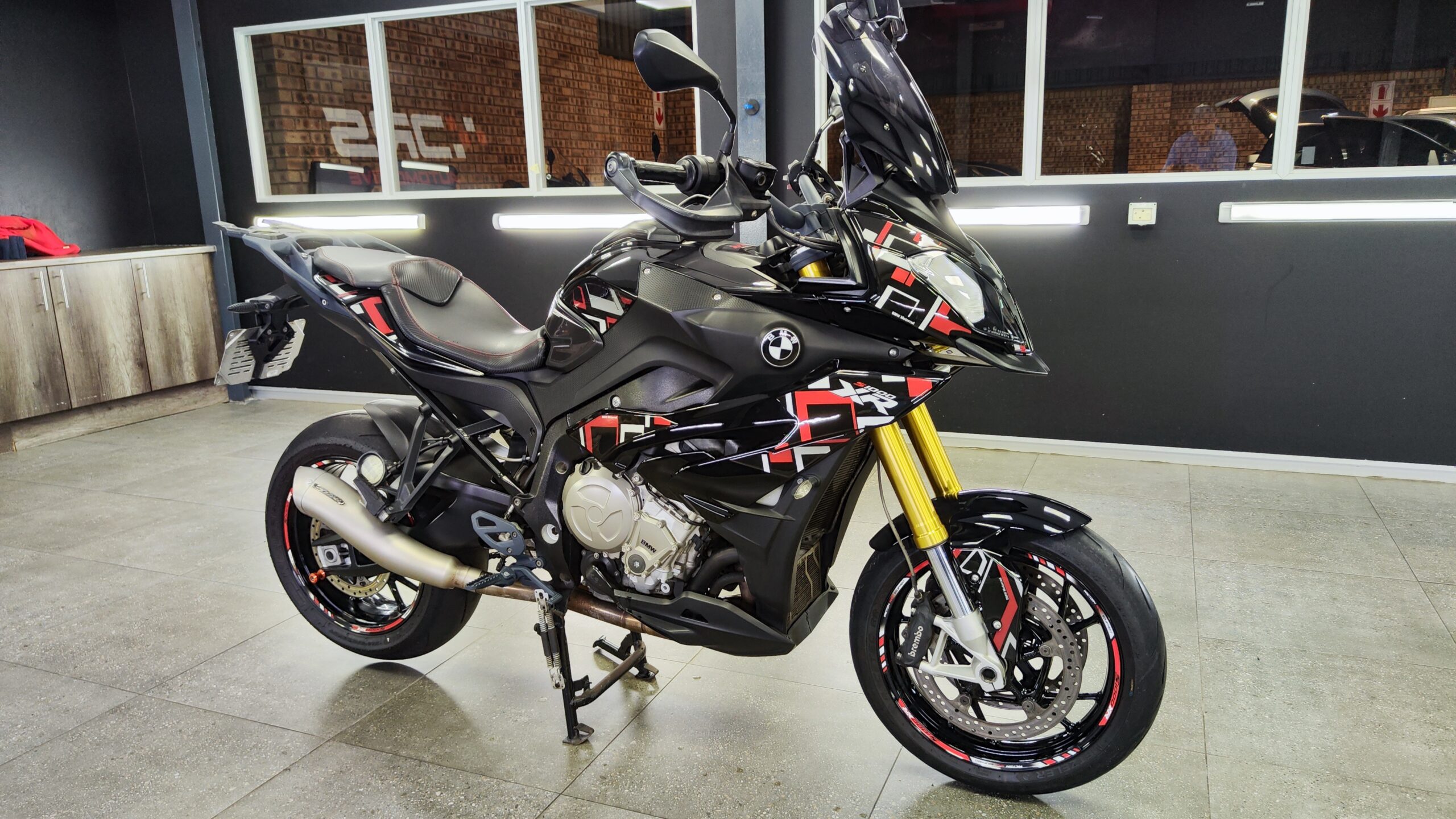 2016 BMW S1000XR
