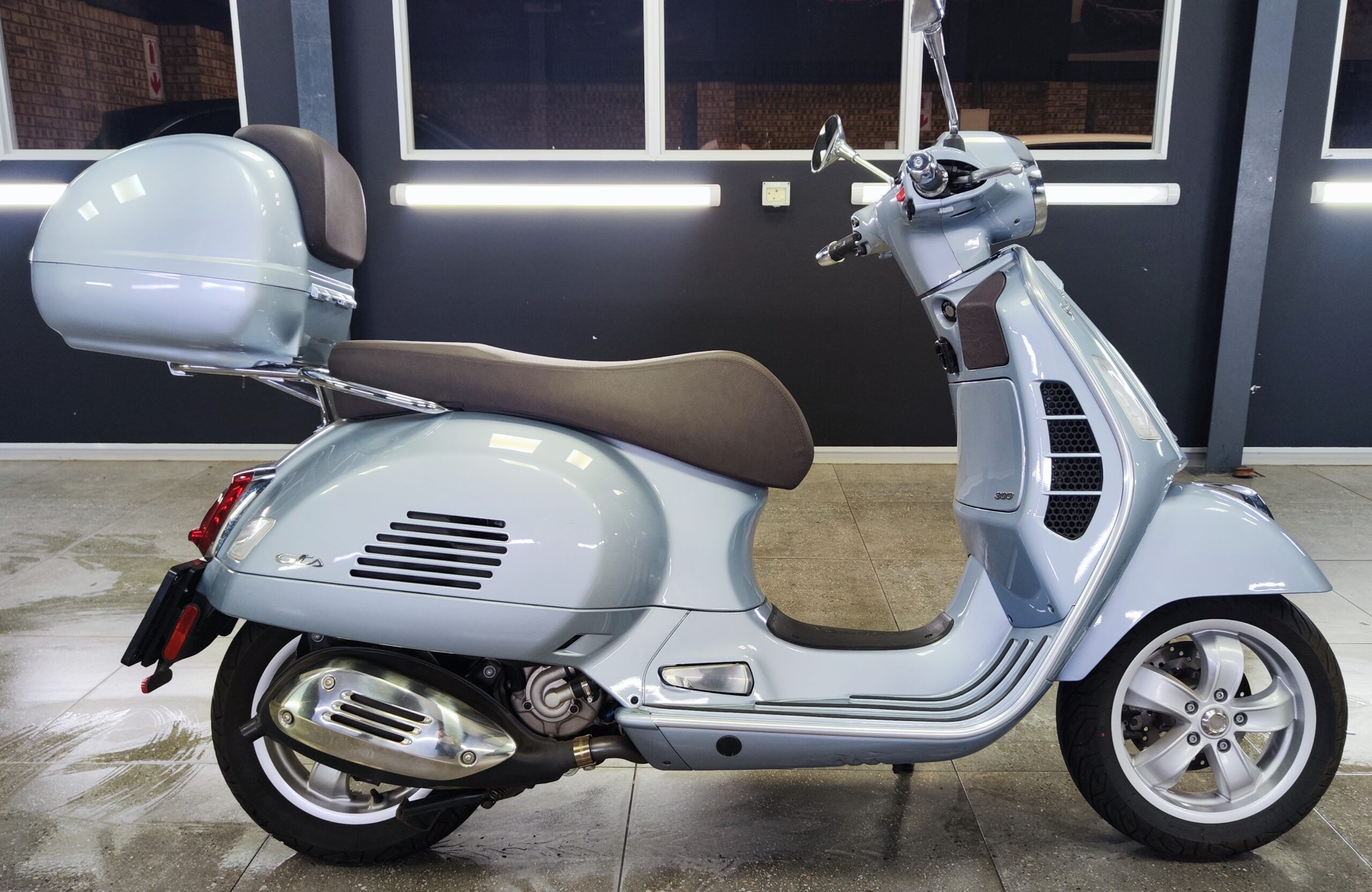 2022 Vespa 300 GTS HPE